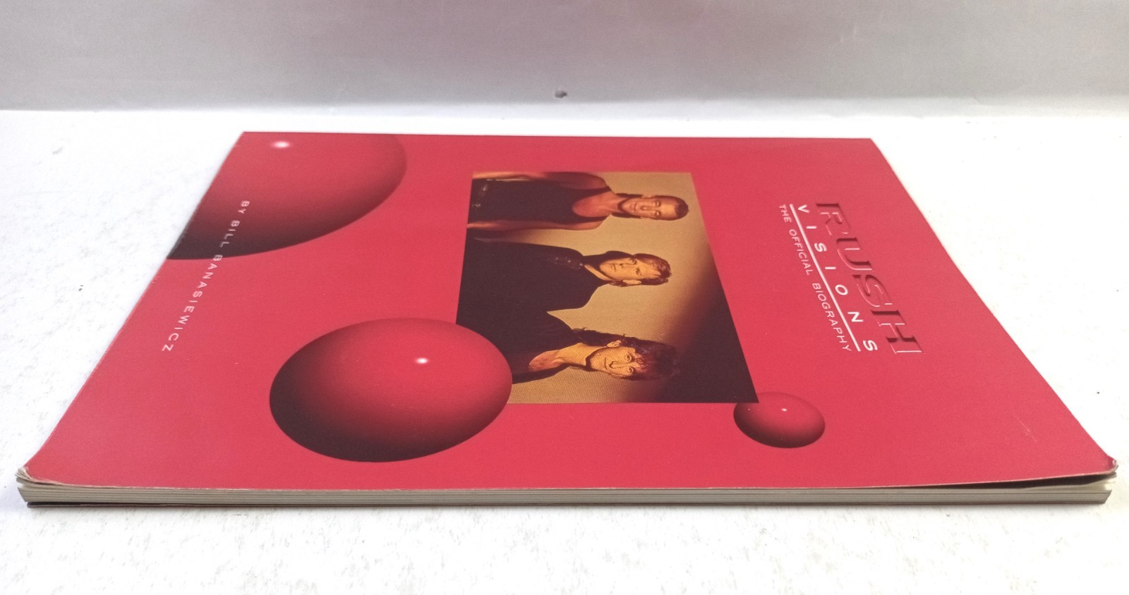 RUSH VISIONS: THE OFFICIAL BIOGRAPHY. BILL BANASIEWICZ. OMNIBUS PRESS 1988. VGD