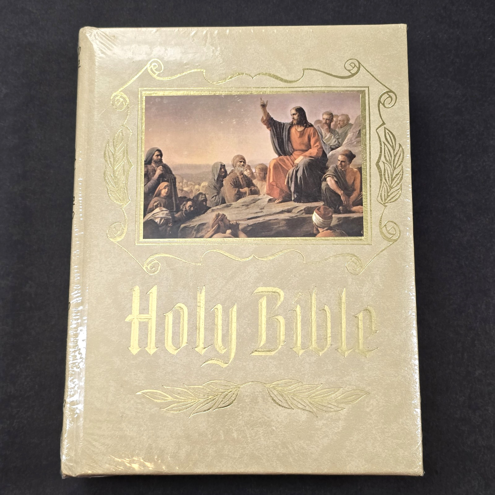 HOLY BIBLE HEIRLOOM FAMILY KING JAMES VERSION 1988 GOLD GILT PADDED SEALED KJV
