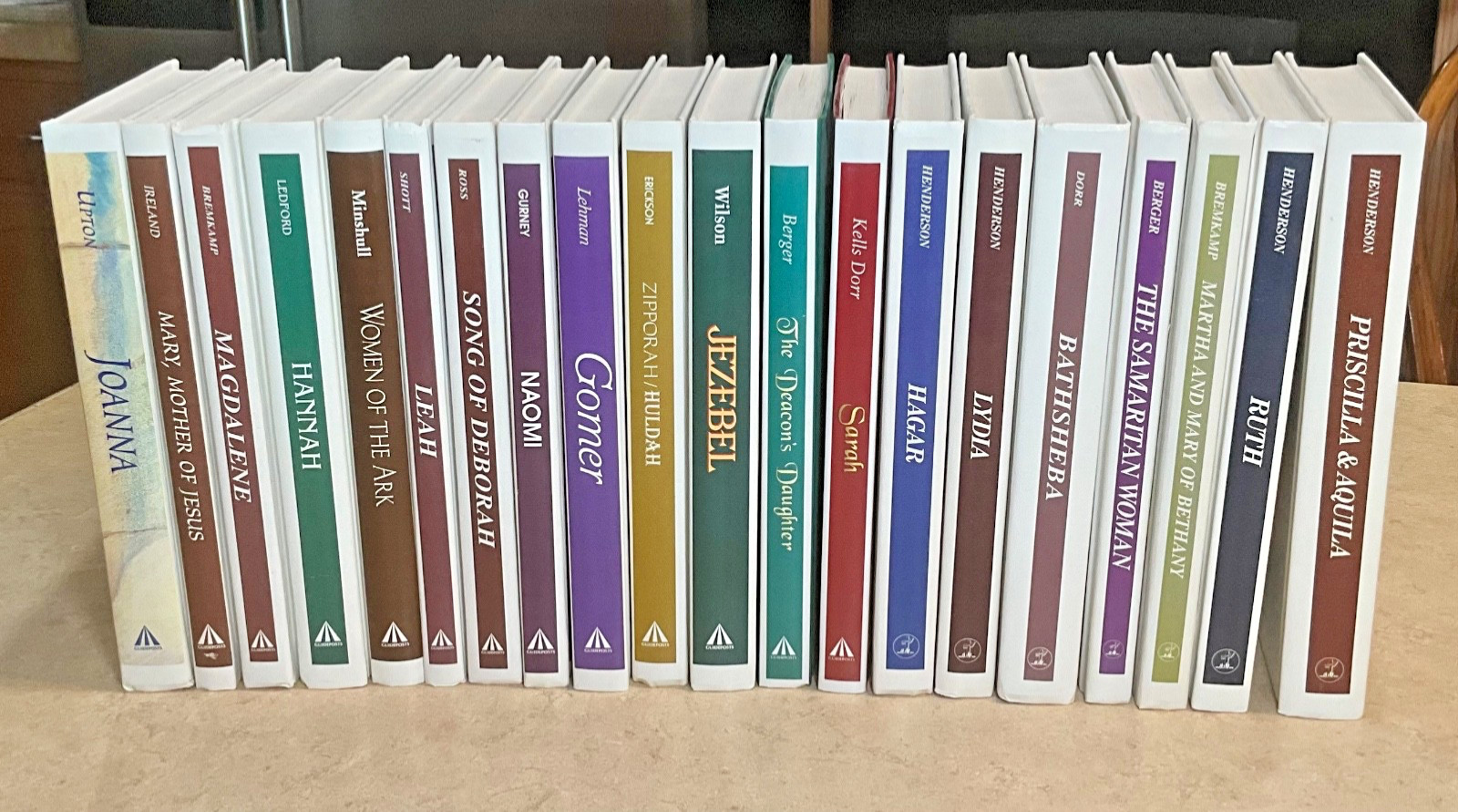 Guideposts-Extraordinary Women of The Bible Lot of 20 Hardcover Books