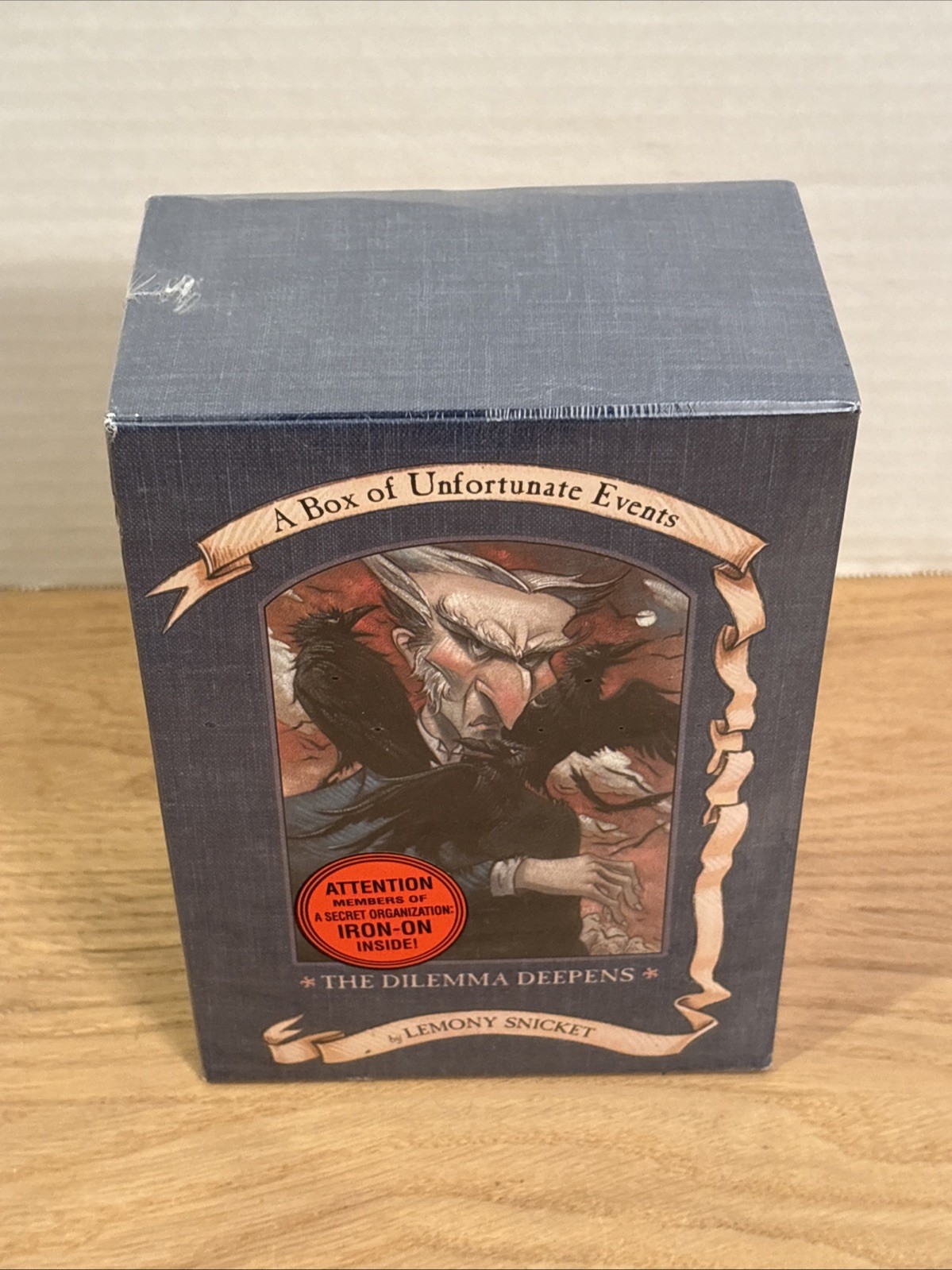 A Series of Unfortunate Events Box Set Books 7-9 Lemony Snicket -Dilemma Deepens