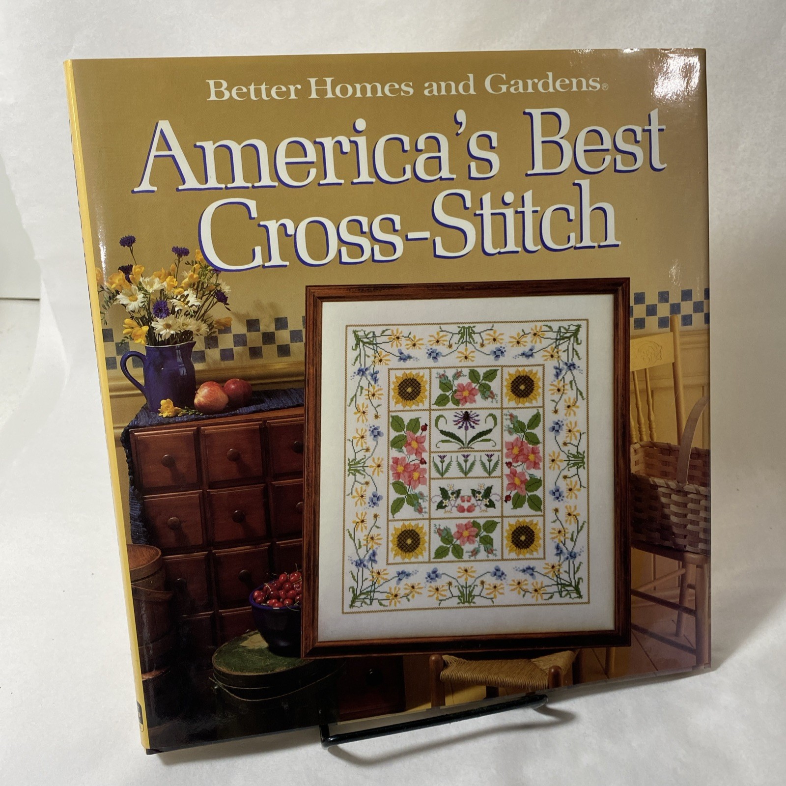 Better Homes and Gardens “America’s Best Cross-Stitch” Pattern Book HC 192 Pages
