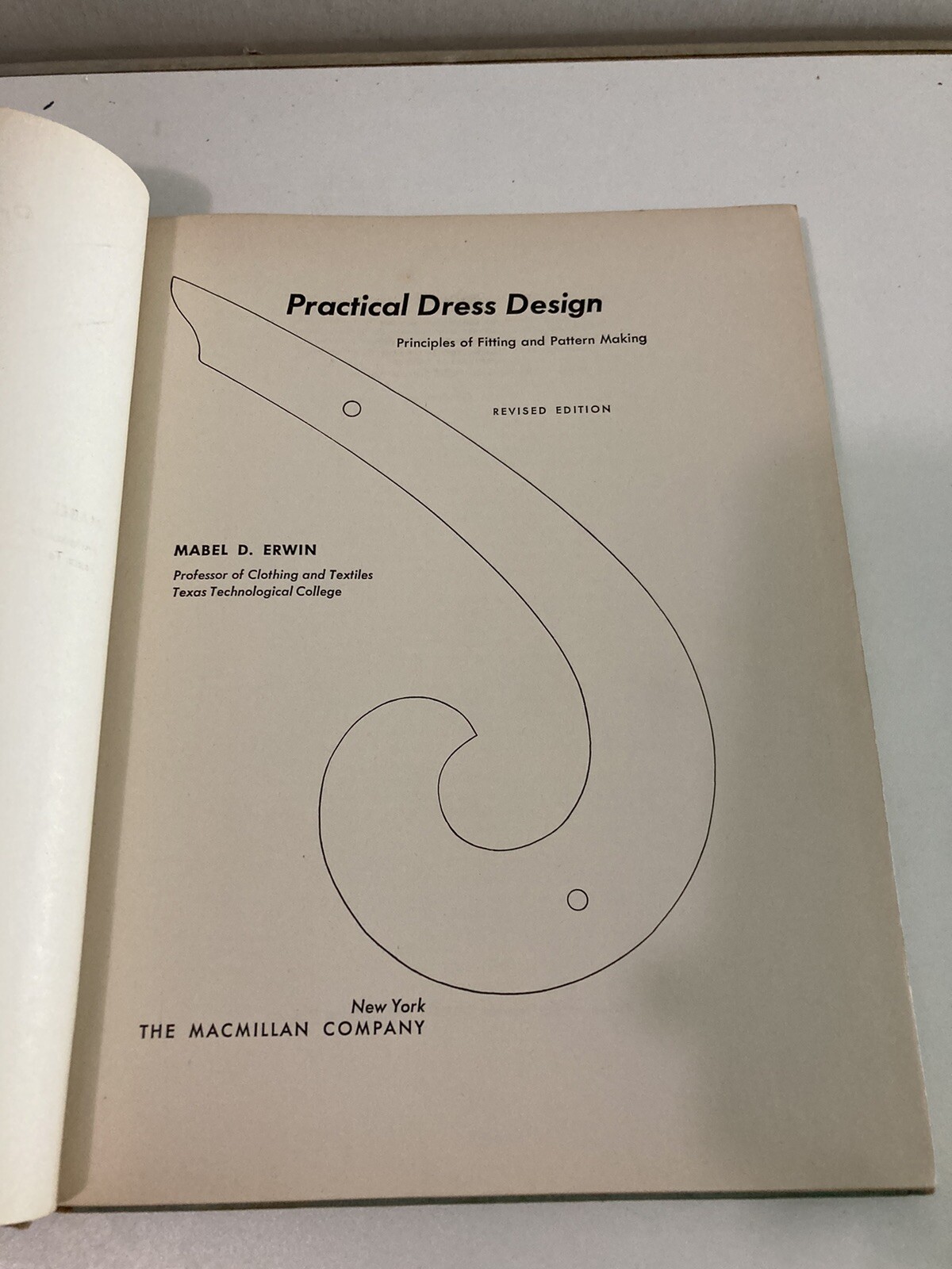 Practical Dress Design: Principles of Fitting Erwin 1954 Rev Ed HC 1st Print