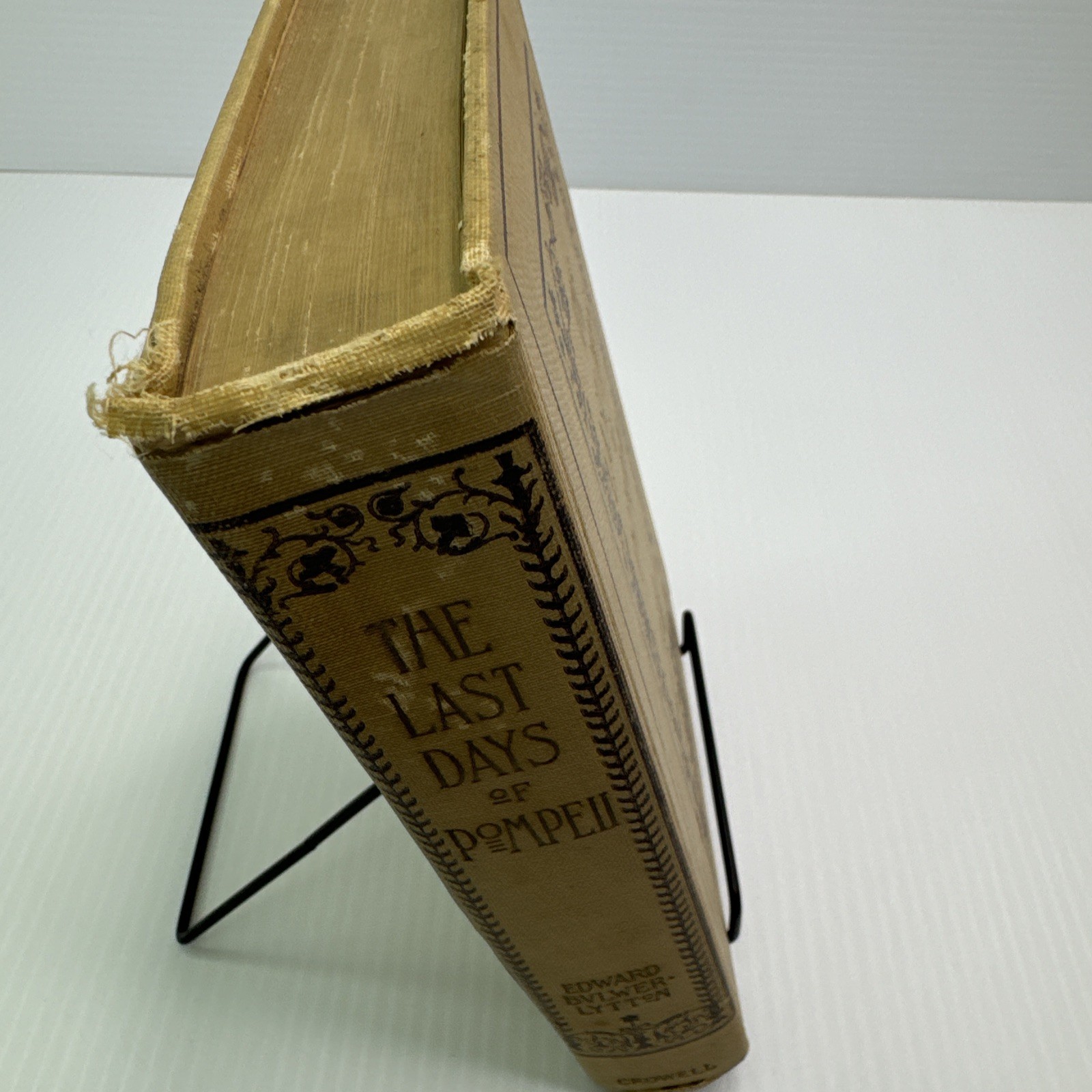 The Last Days of Pompeii Edward Bulwer Lytton Hardcover Antique Historical Novel