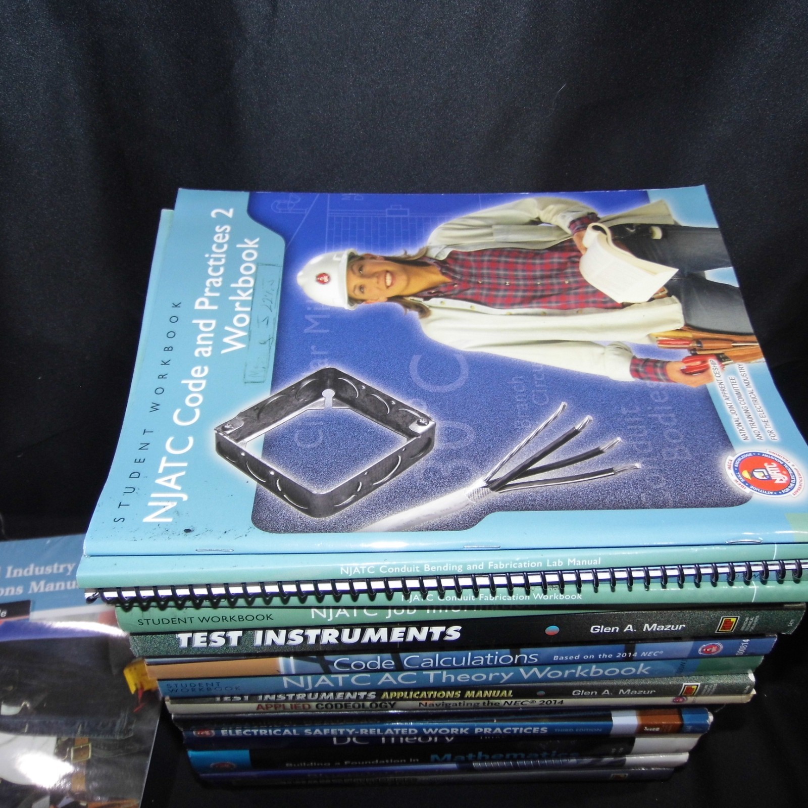 NJATC Electrician Training Books Lot IBEW NECA 21 Diffrent Books Apprenticeship