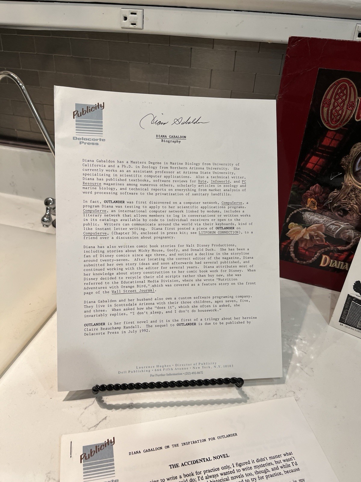 Diana Gabaldon Outlander Original Delacorte Press Reviewer Kit Book 1 – 1991