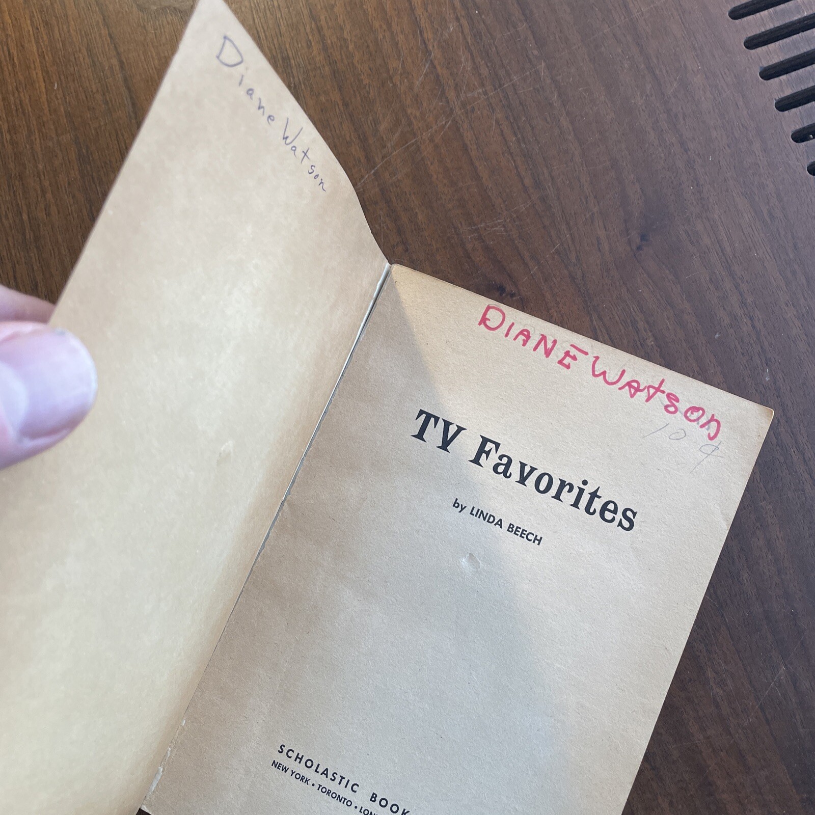 TV Favorites by Linda Beech 1971 ~ Dark Shadows Partridge Glen Cambell