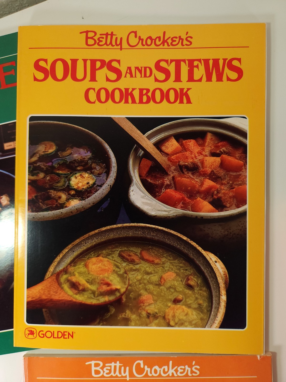 Vintage Betty Crocker Family Favorites Cookbook Lot of 4 with Slipcase 1980s