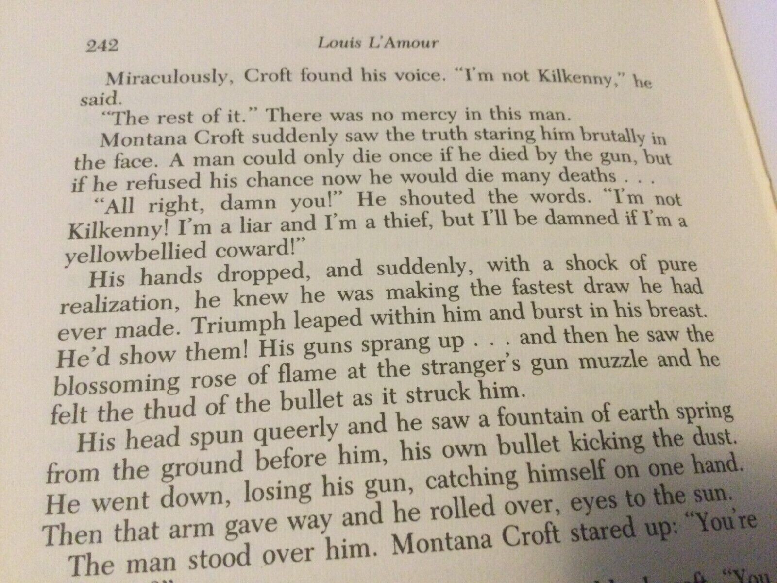 Vintage Louis L’Amour Leatherette Book “Dutchman’s Flat ” 242 pages