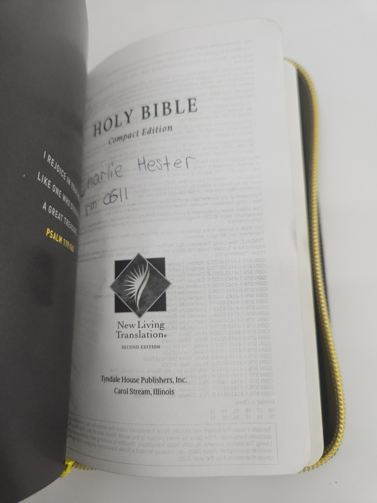 Zips Bible NLT (Canvas, Charcoal/Yellow) by Tyndale