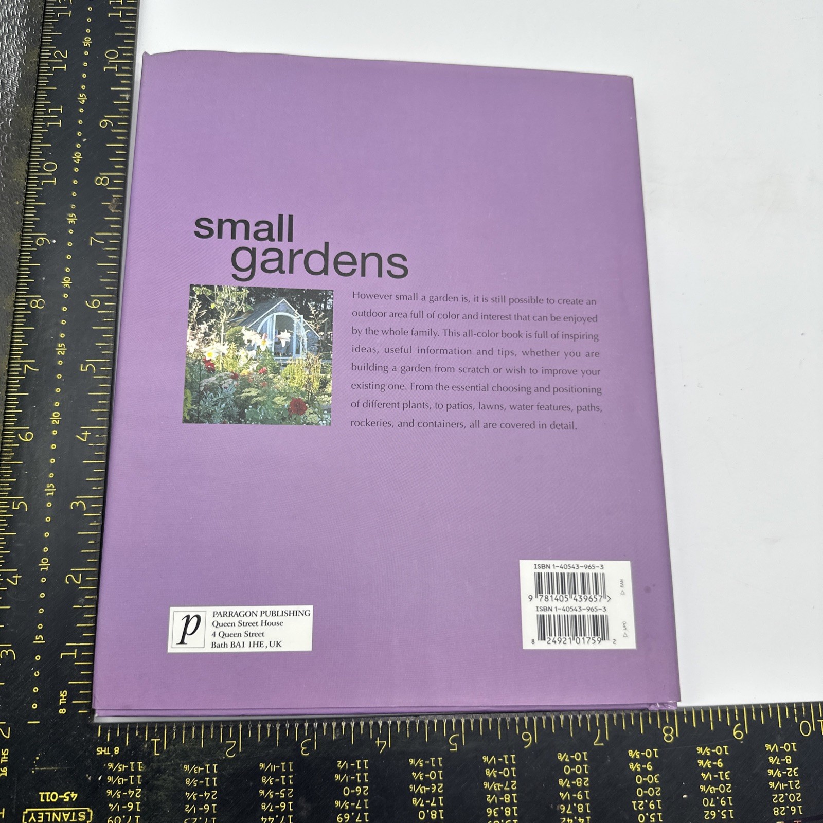Small Gardens by David Squire (2004, Hardcover Dust Jacket)