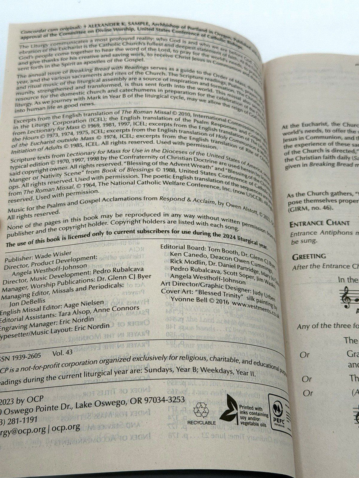 Breaking Bread With Readings and Daily Mass Propers 2024 (Paperback Book, 2023)