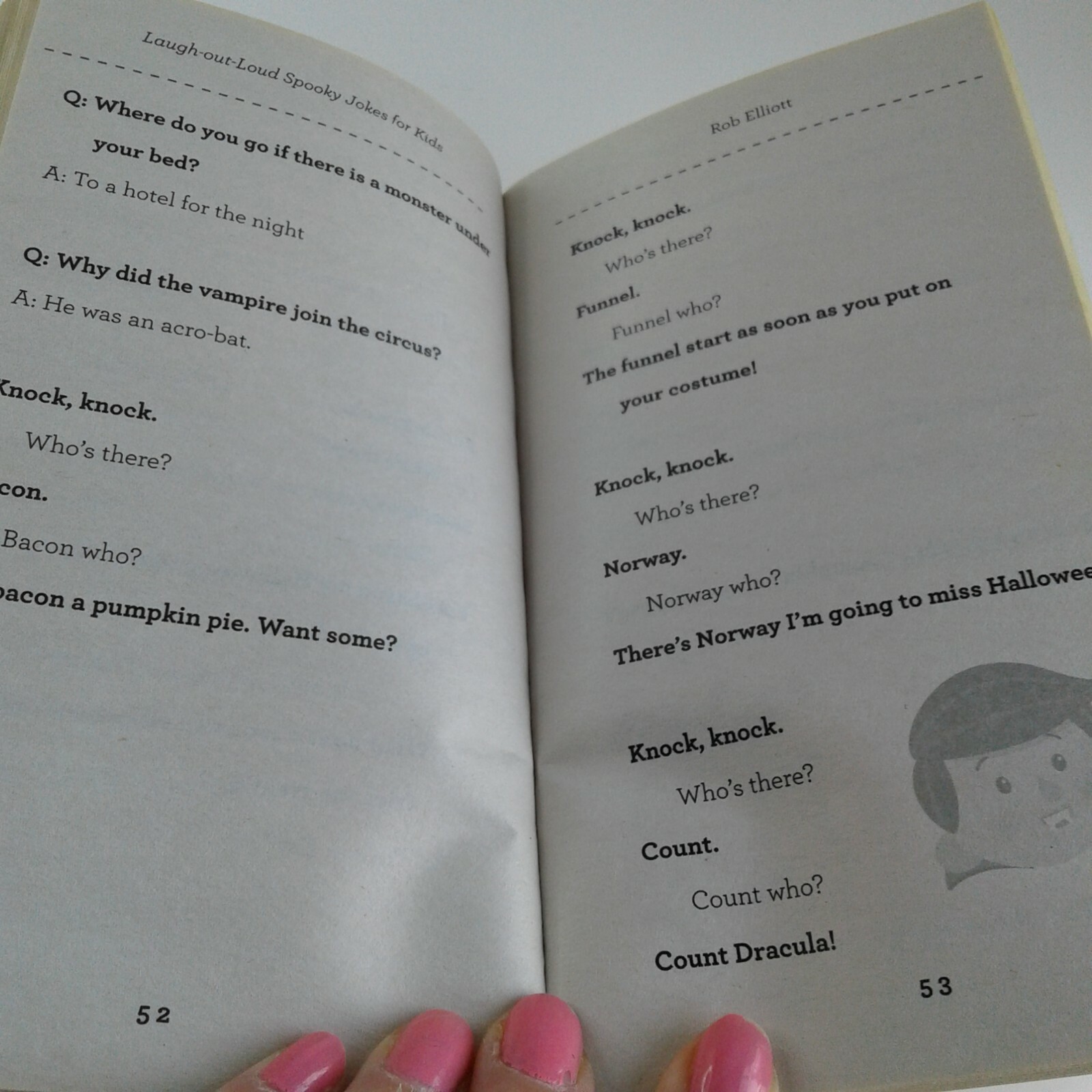 Laugh-Out-Loud Jokes for Kids Ser.: Spooky Jokes for Kids by Rob Elliot A1-1340