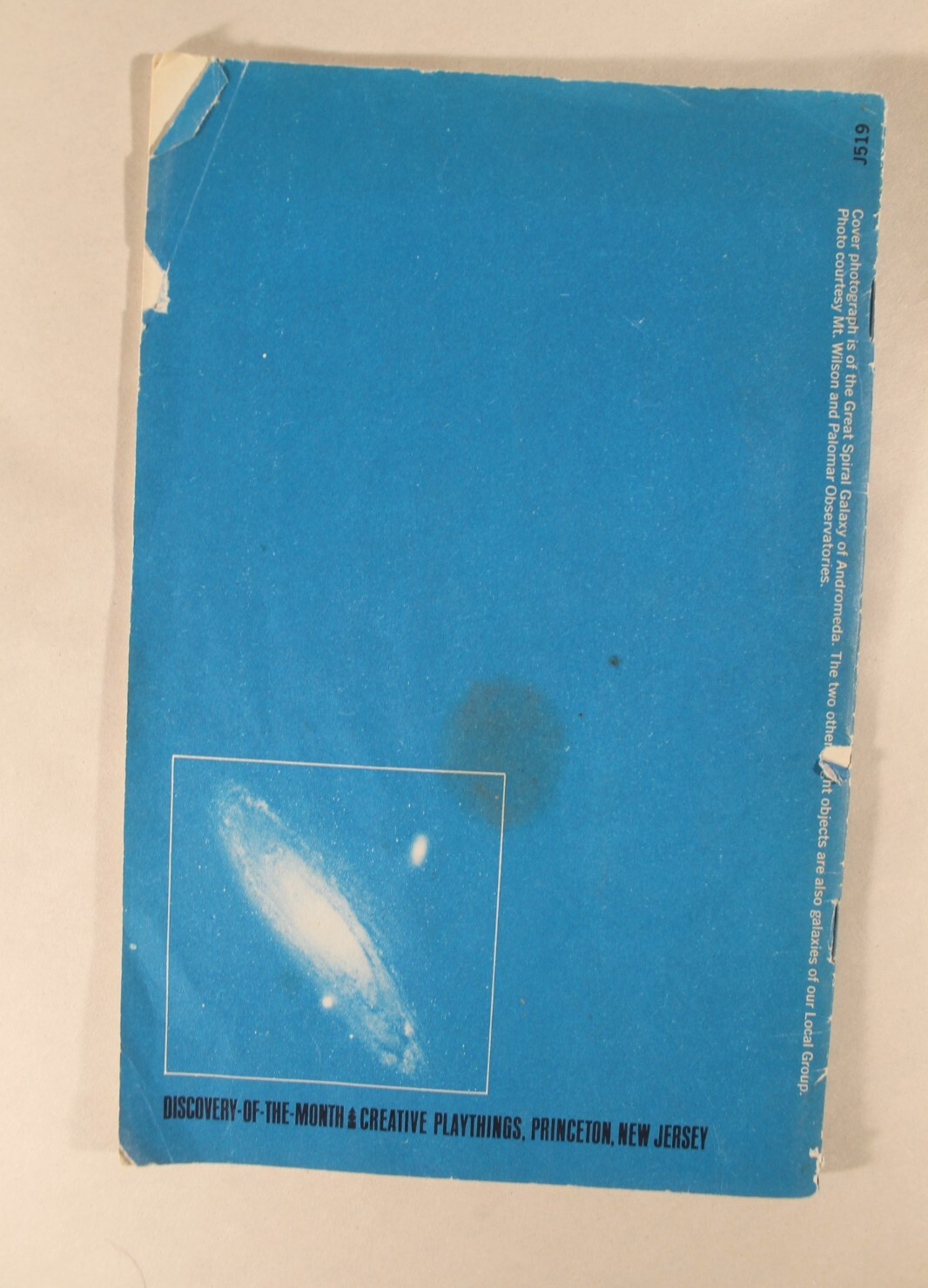 Earth and Universe – Discovery of The Month (Paperback, 1968, 35 Pages)