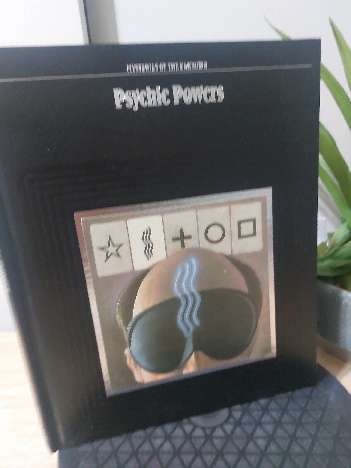 Psychic Powers (Mysteries of the Unknown) – Hardcover By Time-Life Books – GOOD