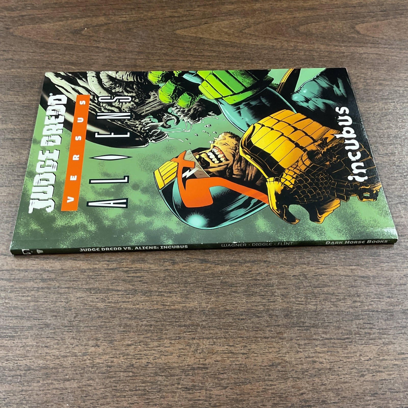 Judge Dredd Versus Aliens – Incubus TPB Dark Horse Comics Rare SC 1st Print 2004