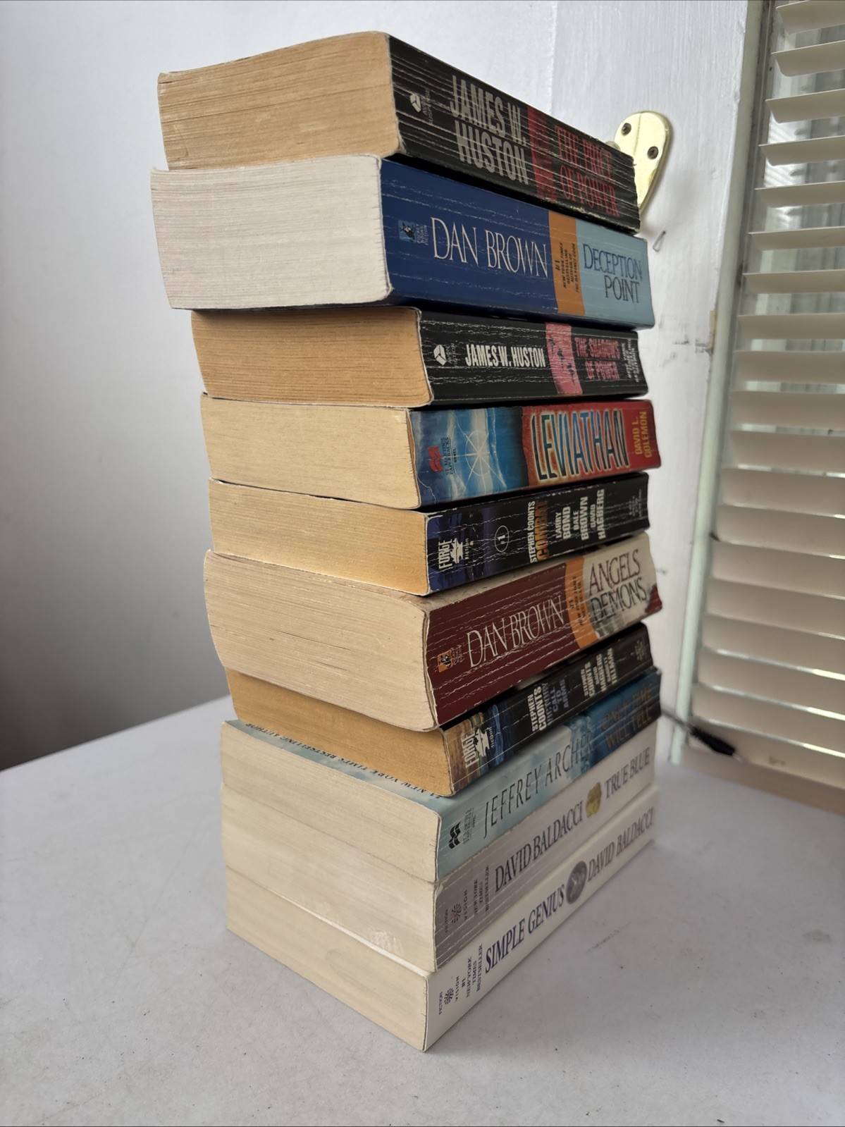 Lot of 10 – Mystery and Thrillers – Mixed Authors – FREE SHIPPING
