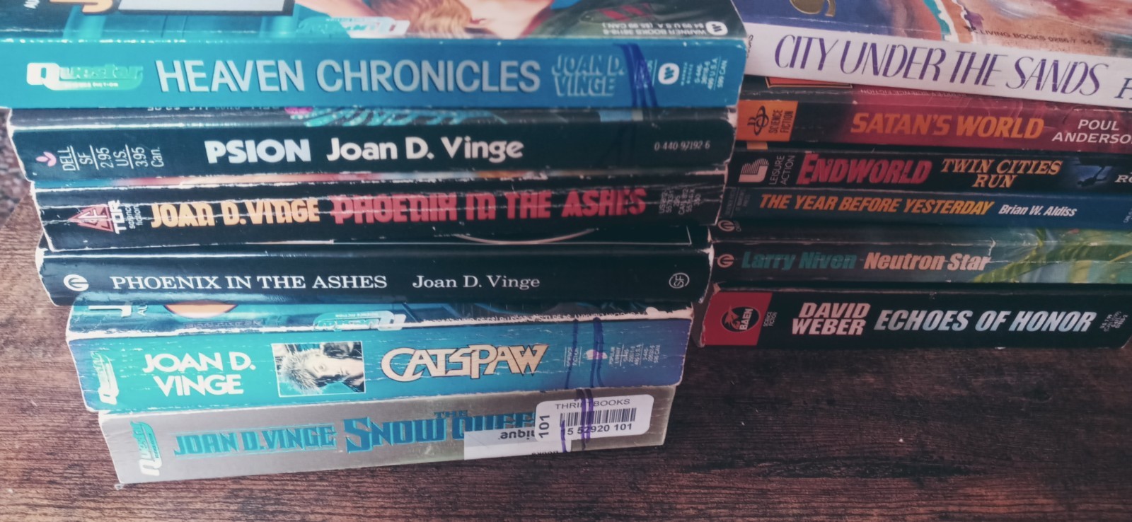 Lot of 18 Vintage Sci Fi Science Fiction Paperback Books Joan Vinge And More
