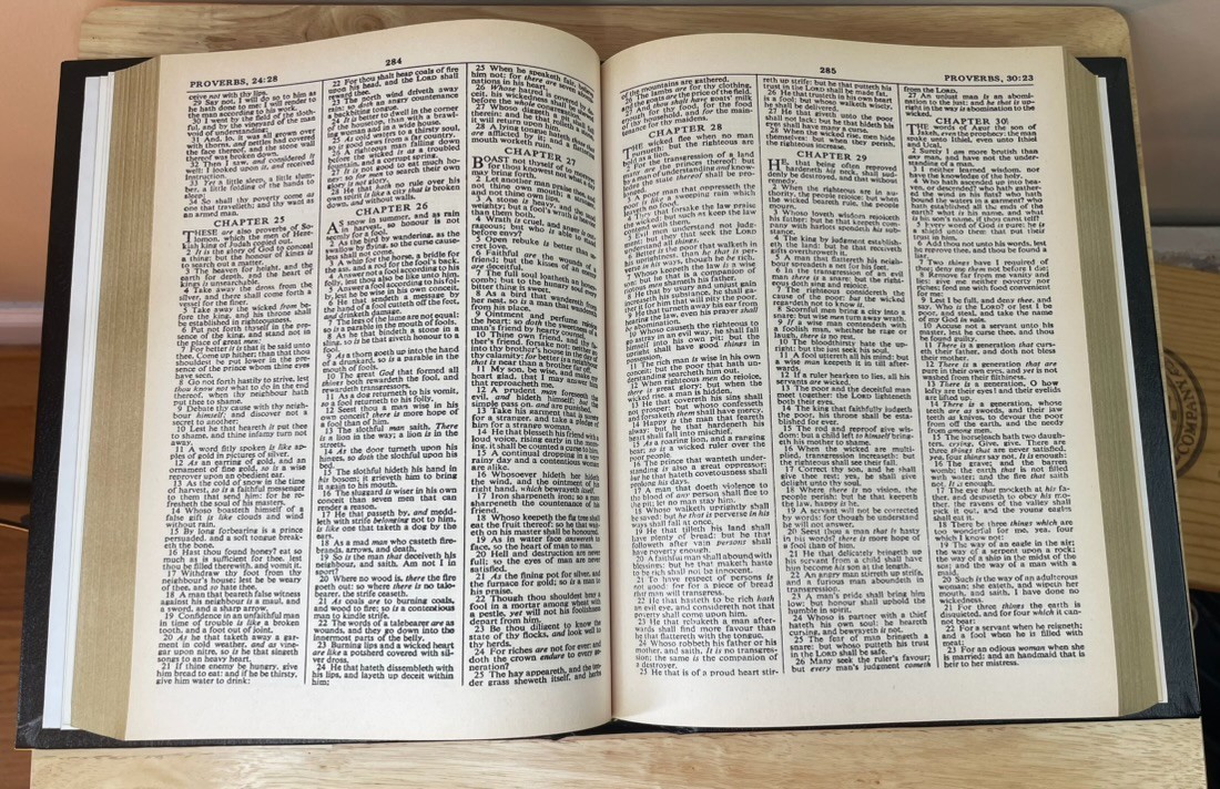 VTG 1984 KJV Family Heirloom Holy Bible Red Letter Edition Black Faux Leather