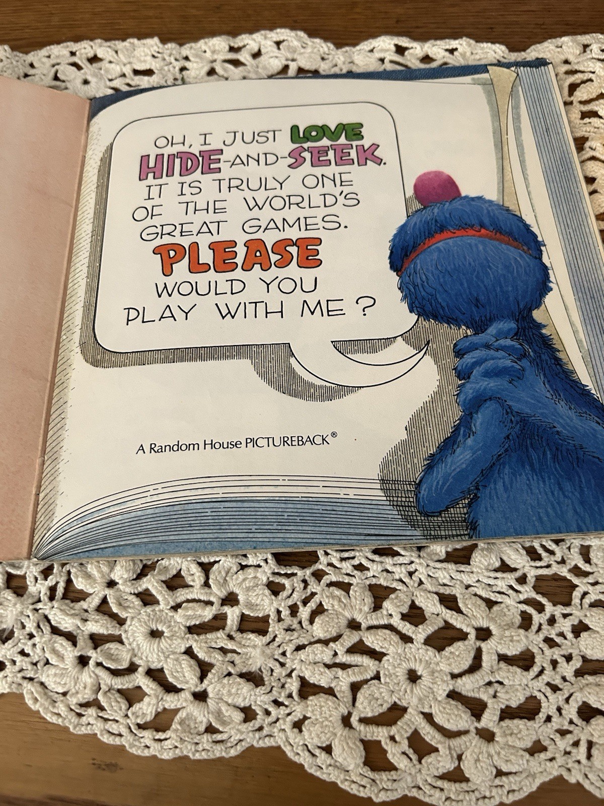 Vintage 1976 CTW Sesame Street Hide & Seek Grover Book Children