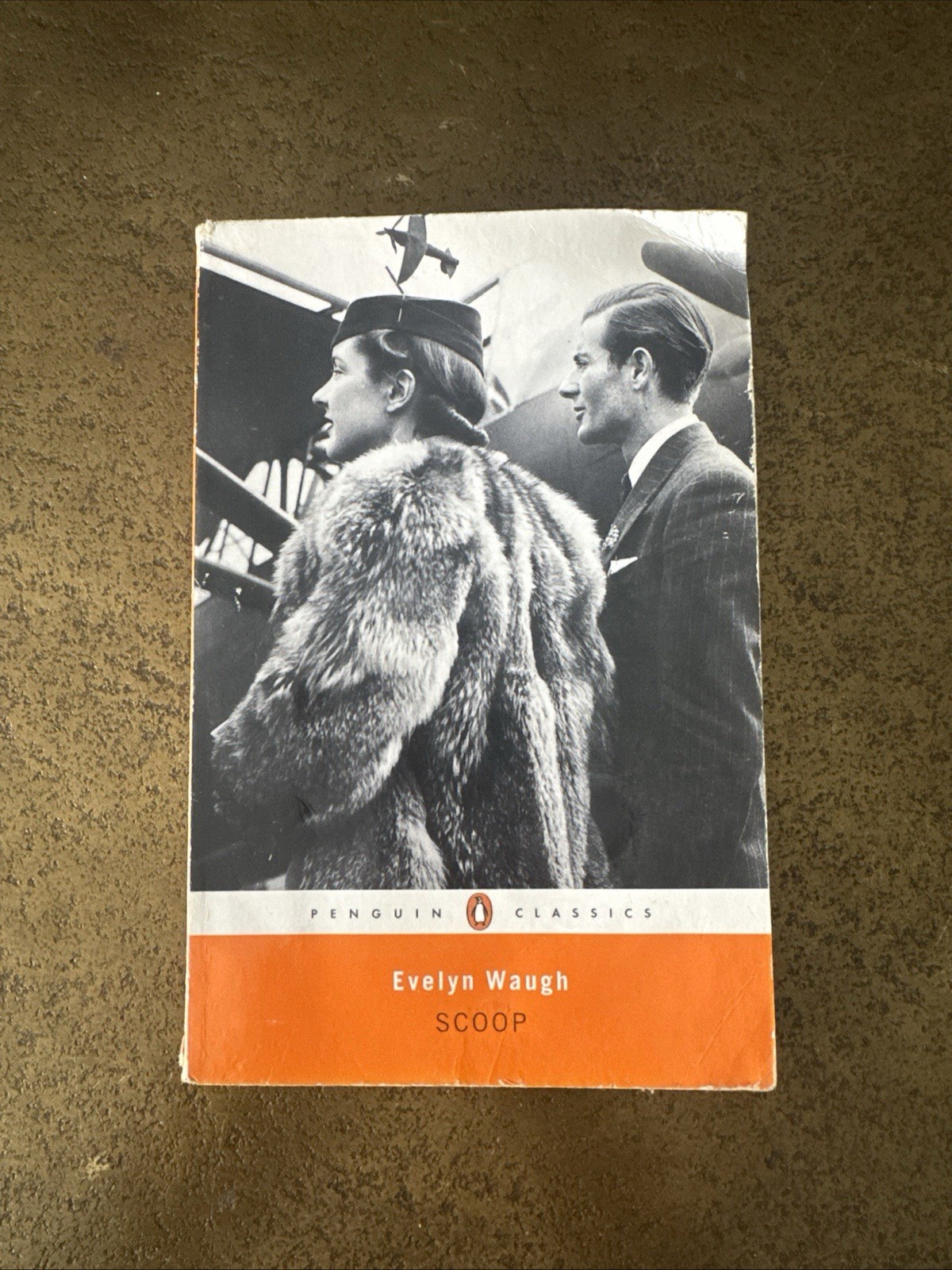 Scoop Evelyn Waugh Penguin Classics Paperback Satirical Fiction Novel