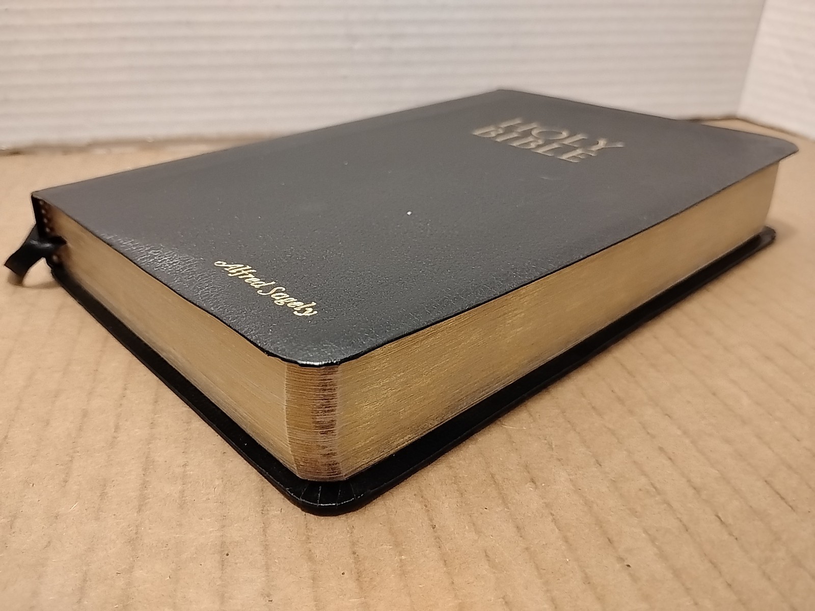 Holy Bible : New King James Version – 2006 – Bonded Leather Personal Size w/ Box