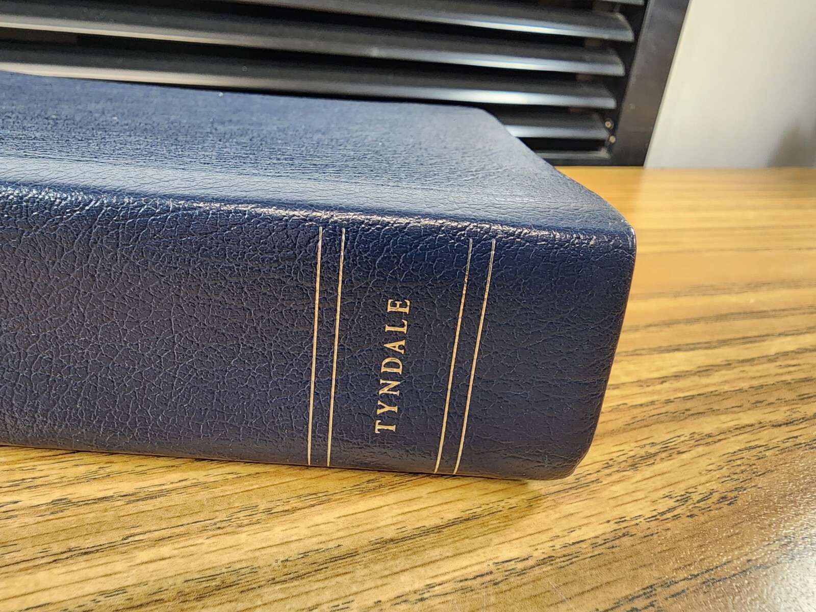 Life Application Study Bible New Living Translation Bonded Leather – 8.25″×5.5″