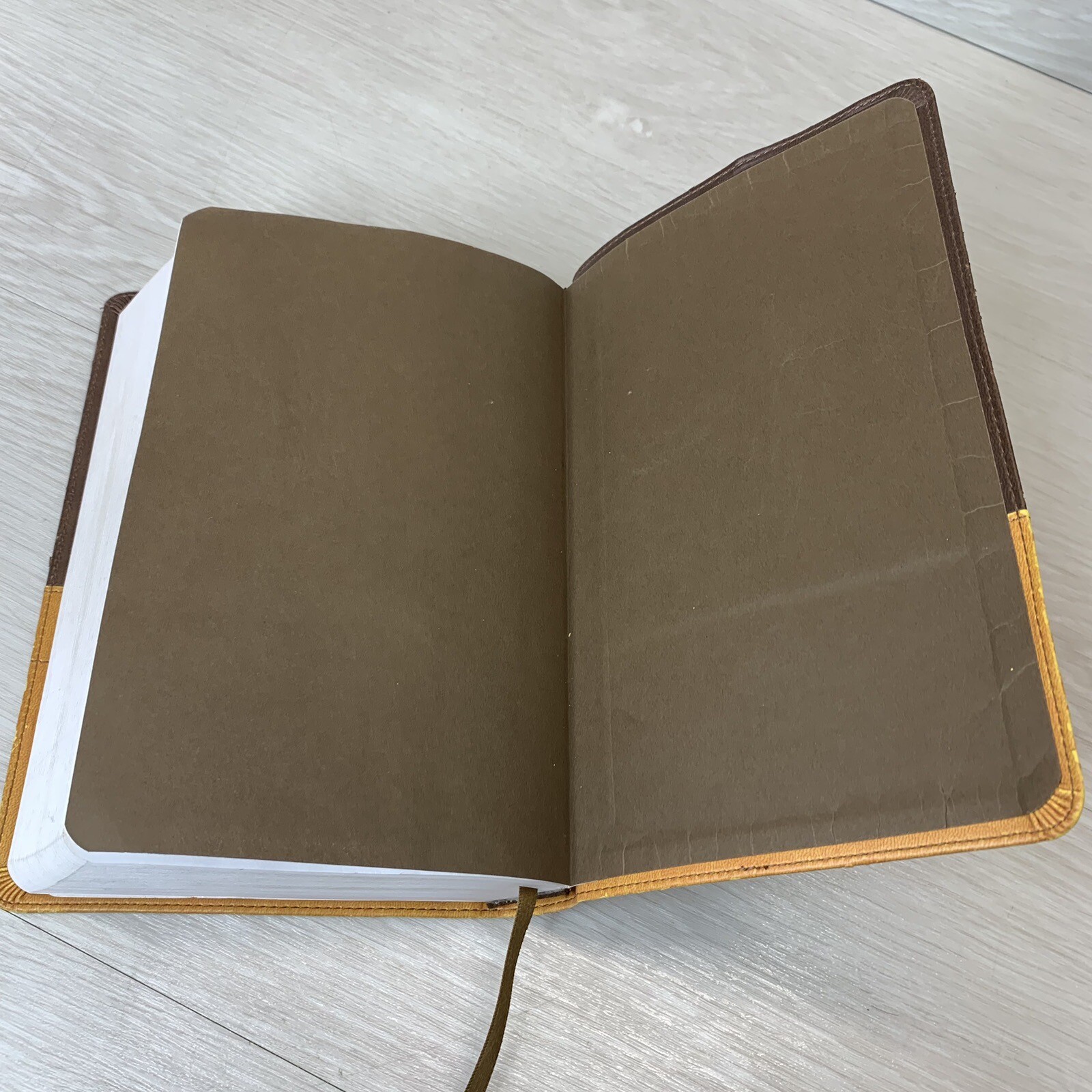 NIV Holy Bible Large Print Chocolate/Amber Duo Tone Brown Leather Cover