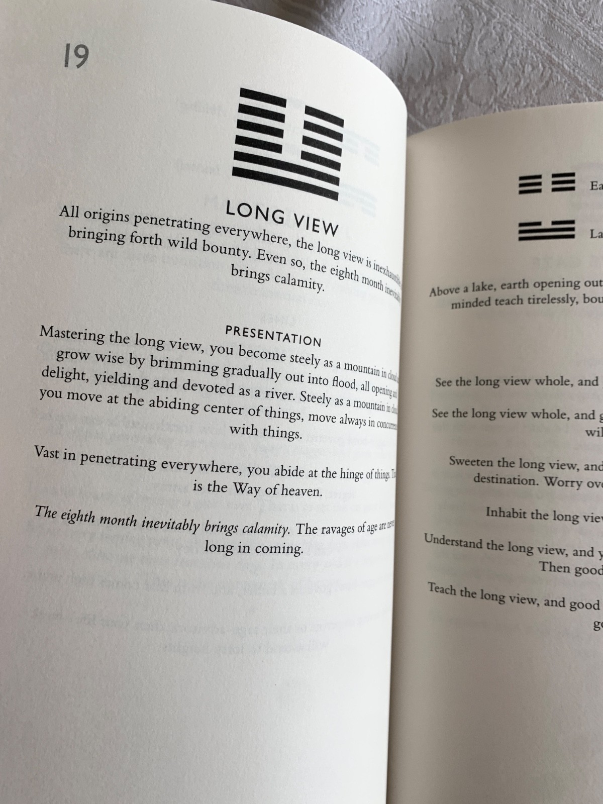 I Ching:The Book of Change New Translation David Hinton HC Dust Jacket Like New
