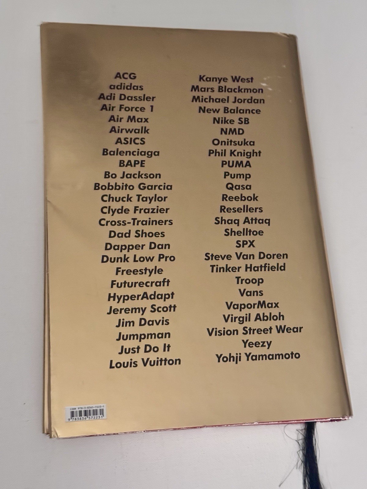 the Ultimate Sneaker Book by Simon Wood Taschen 2018 Hardcover VG Dust Jacket