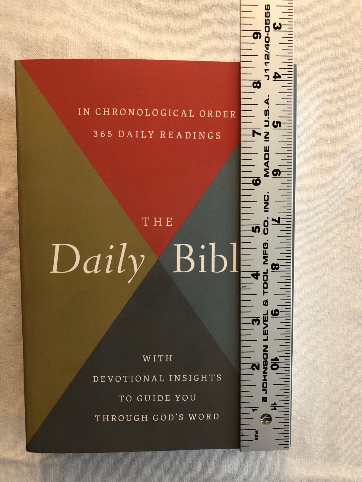 Daily Bible (NLT) by F. LaGard Smith (2015, Paperback)