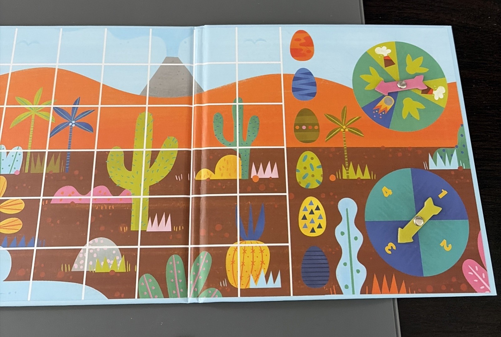 Let’s Go, Dinos! Prehistoric Racing Magnetic Board Travel Game By Mudpuppy EUC