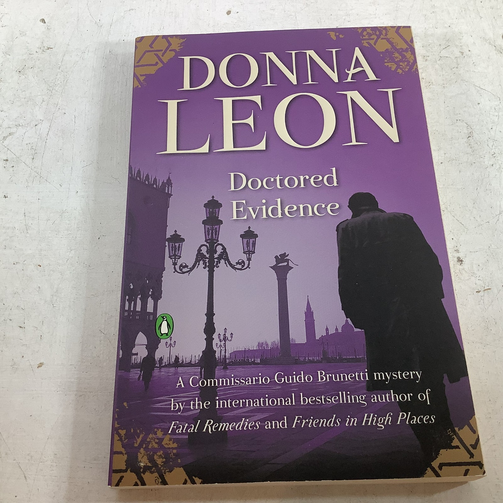 Donna Leon lot of 8 Commissario Guido Brunetti Mystery Series Trade PB Like New