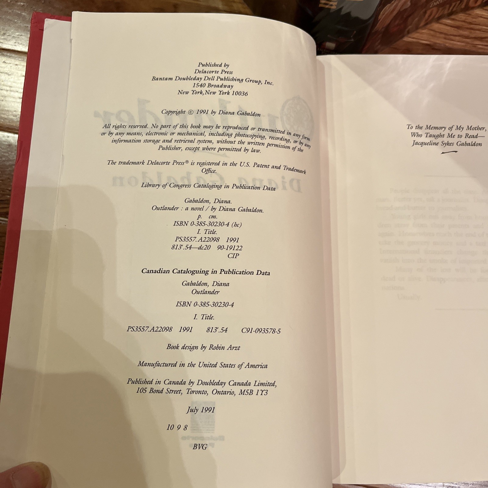 Diana Gabaldon – Outlander FLAT SIGNED BP 1st Edition 8th Printing Book 1 – 1991