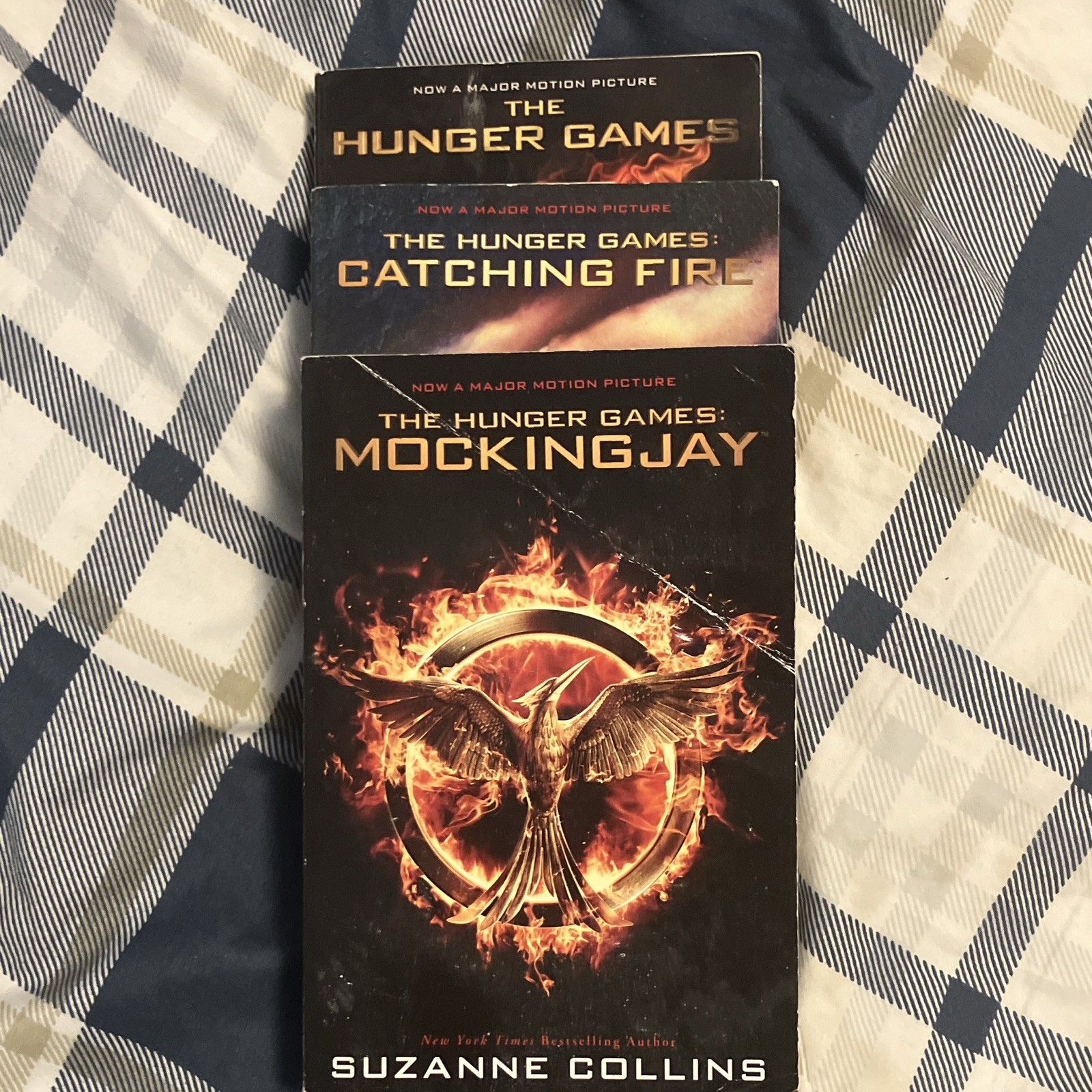 Hunger Games Trilogy Paperback Set: Hunger Games/Catching Fire/Mockingjay