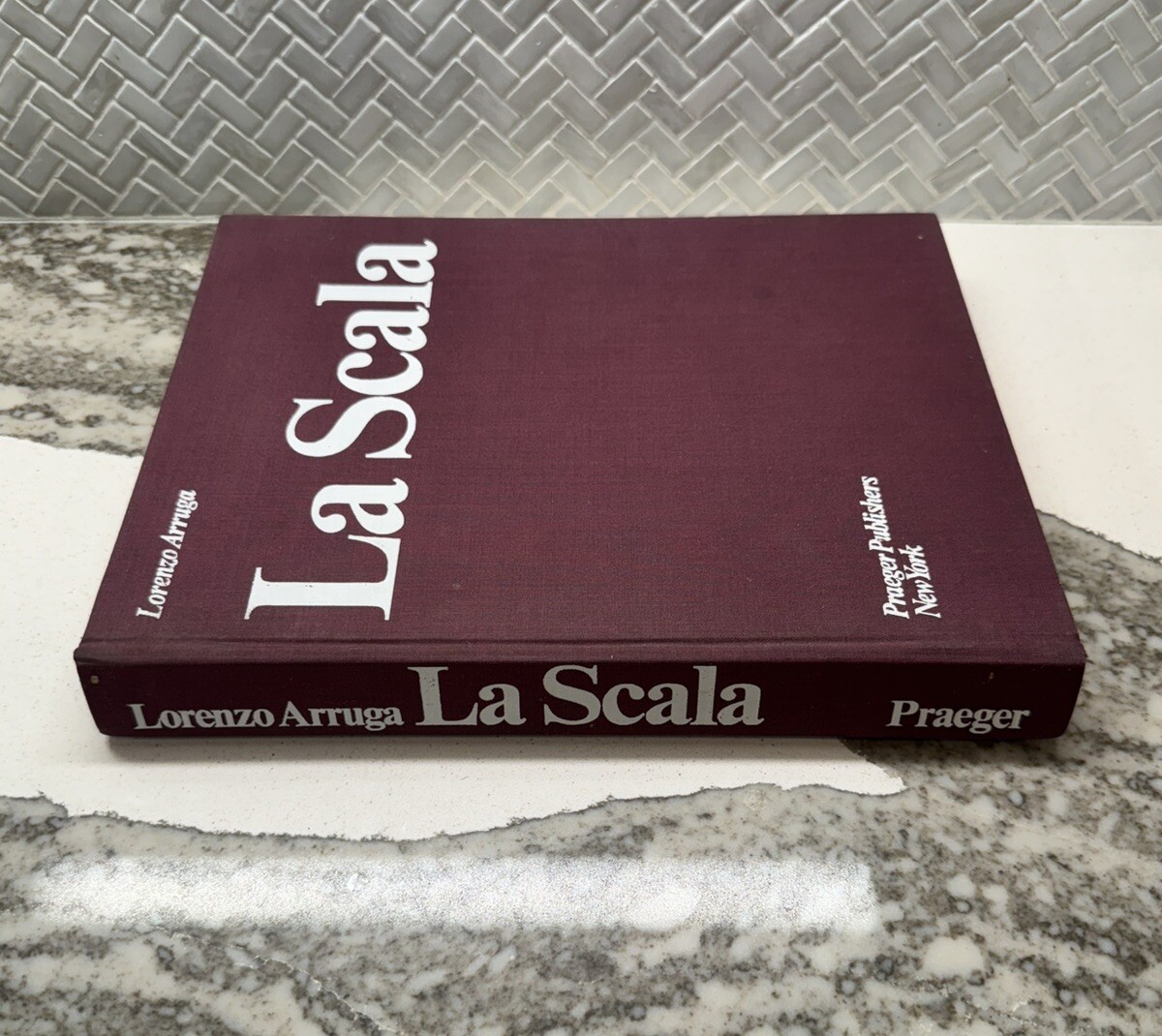 La Scala Hardcover Lorenzo Arruga Praeger Publishers New York 1976 Printed Italy