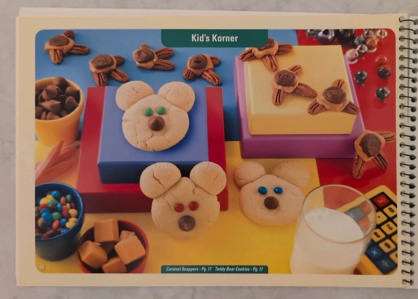 We Energies Wisconsin Energies Cookie Book 2008 80th Anniversary 1928-2008