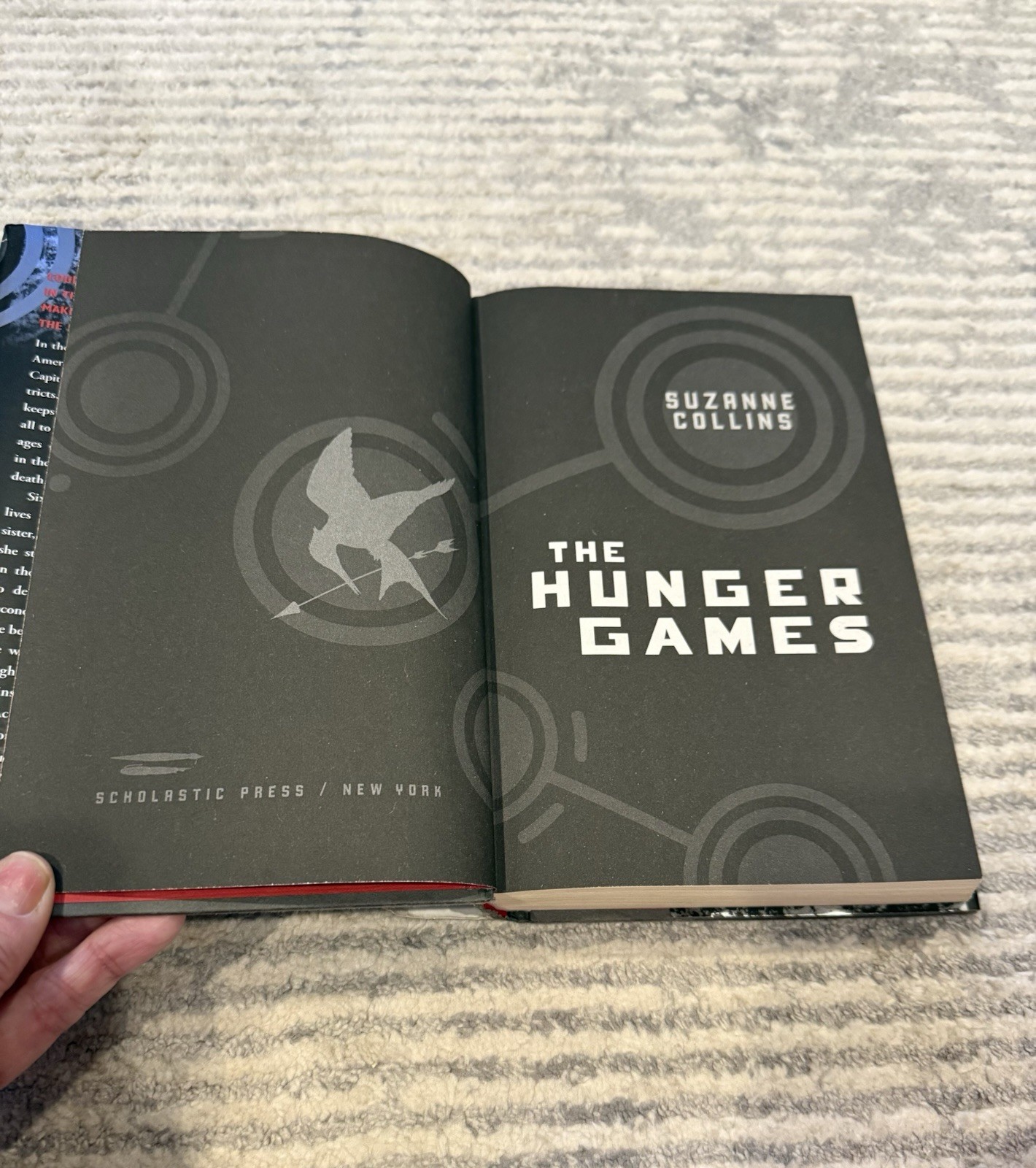 Hunger Games Suzanne Collins, Hardcover Book