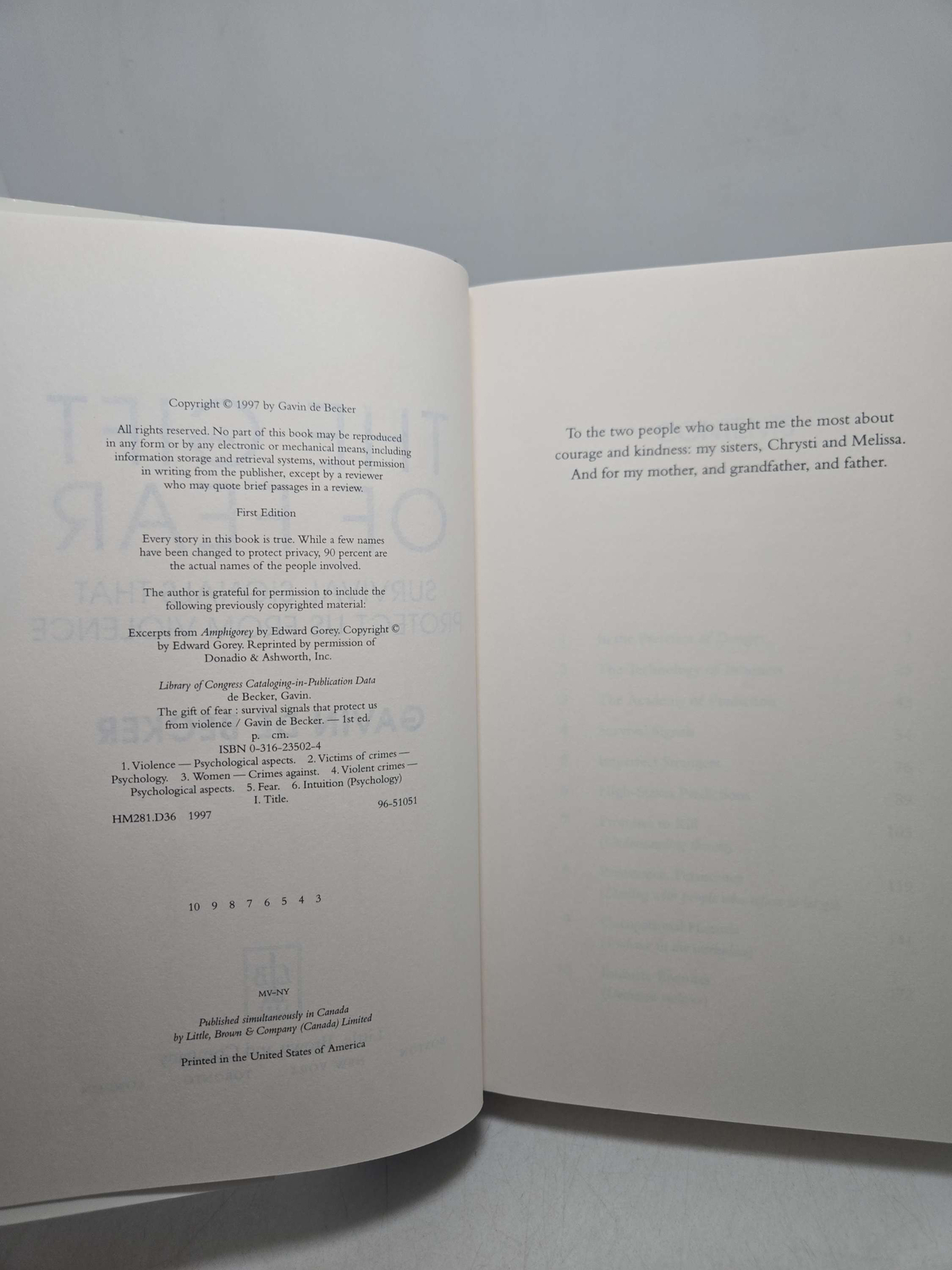 The Gift of Fear: Survival Signals by Gavin De Becker