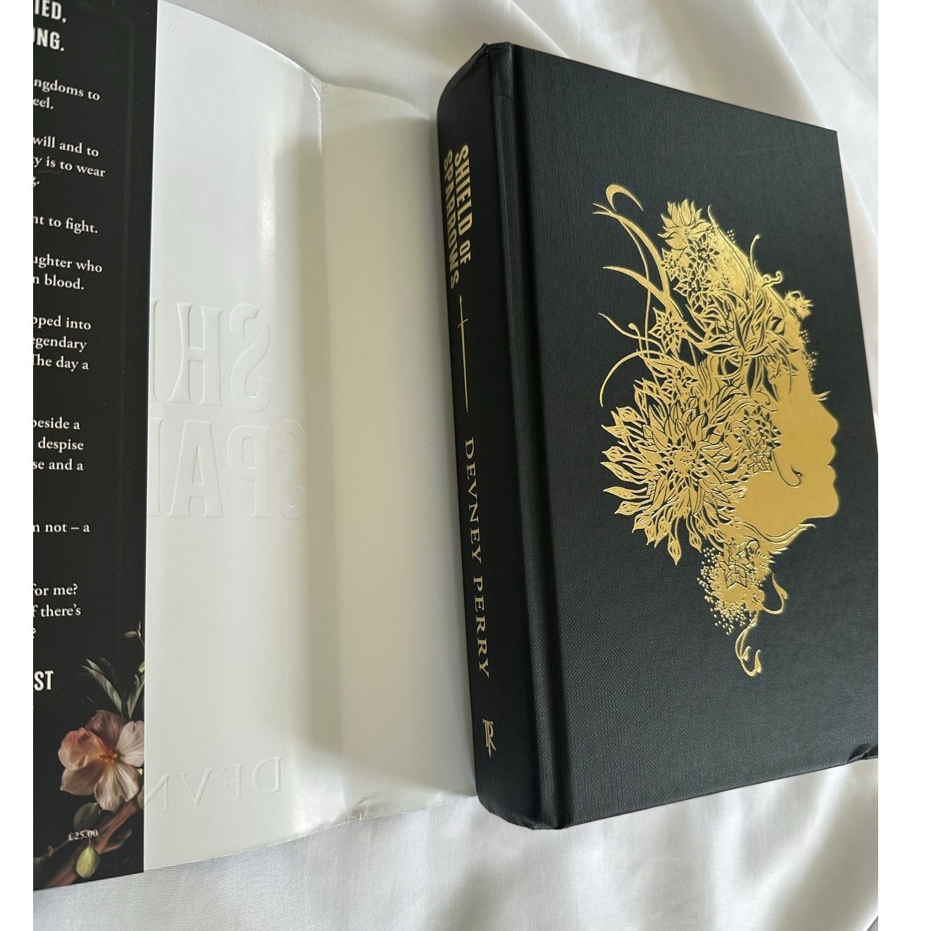 Shield Of Sparrows Devney Perry UK Deluxe Hardcover W/ Sprayed Edges