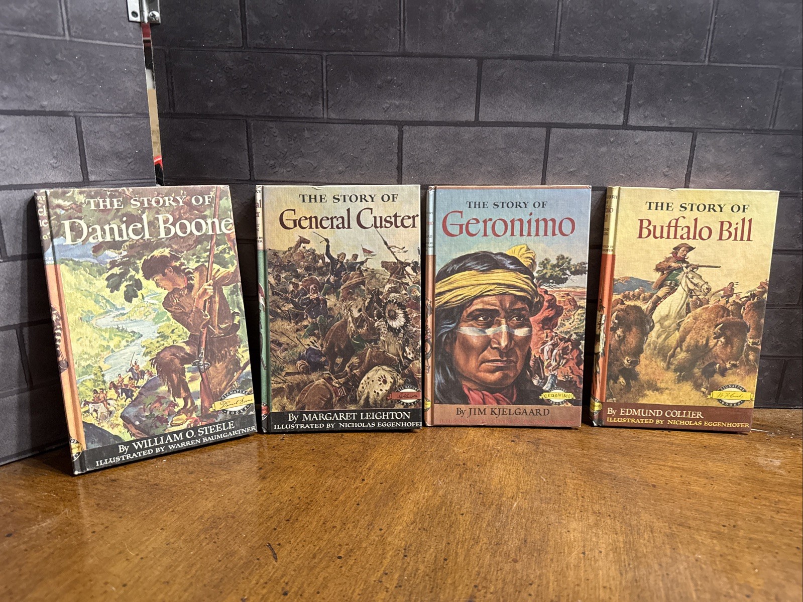 Grosset & Dunlap SIGNATURE books HC (lot of 4) Buffalo Bill, Geronimo, Custer+