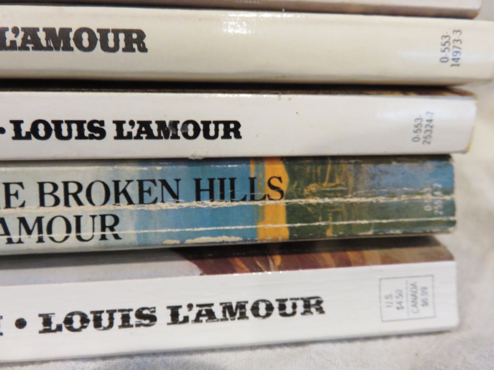 Lot of 16 Louis L’Amour Western Paperback Books Sackett & More