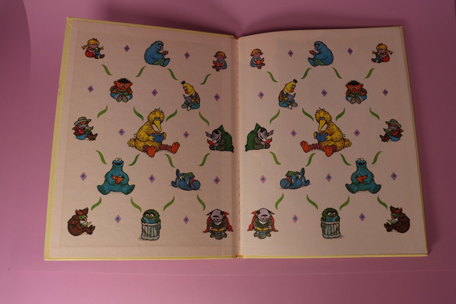 Show and Tell by Patricia Relf 1980 Sesame Street Book Club Hardcover