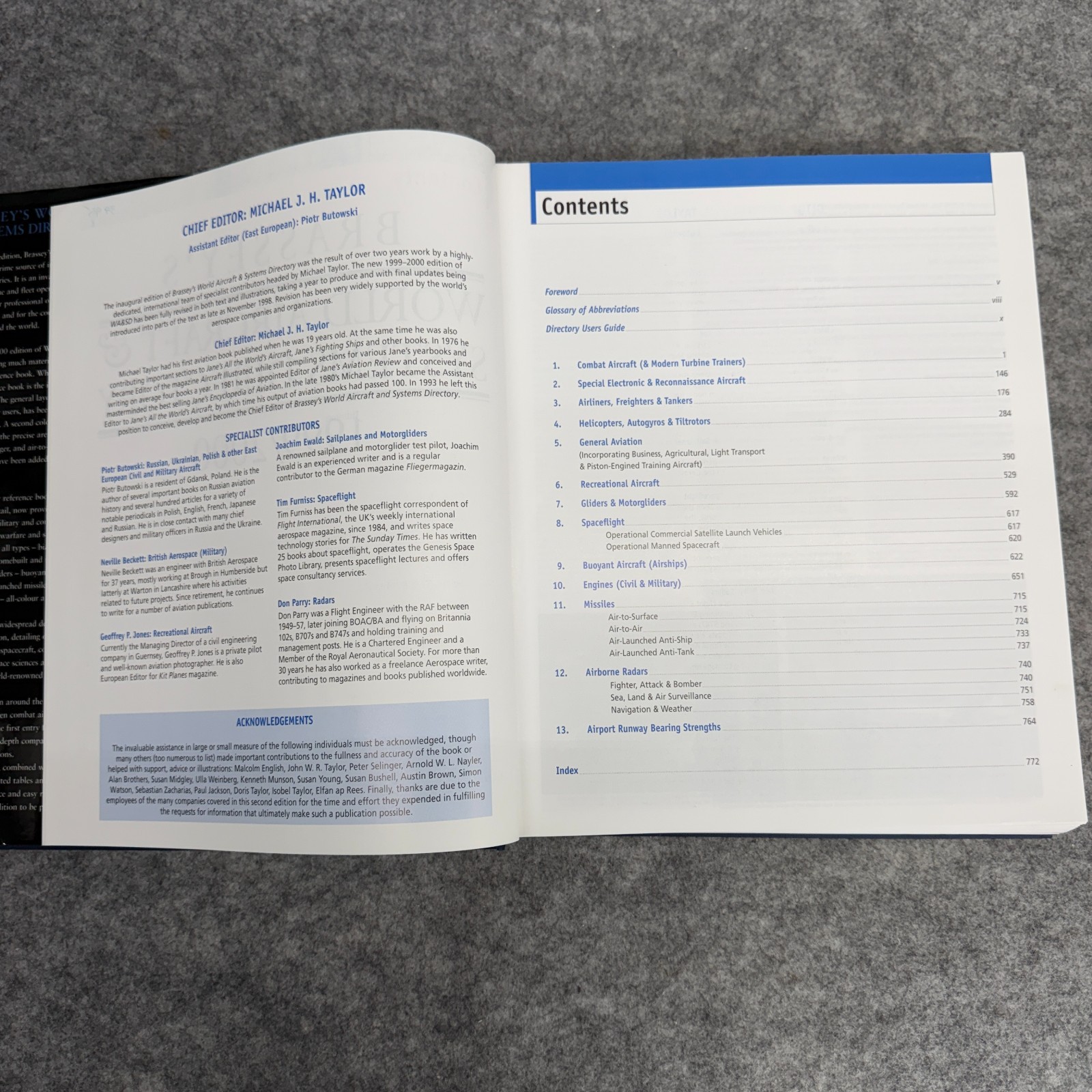 Brassey’s World Aircraft & Systems Directory 1999/2000 Edition Michael Taylor HC
