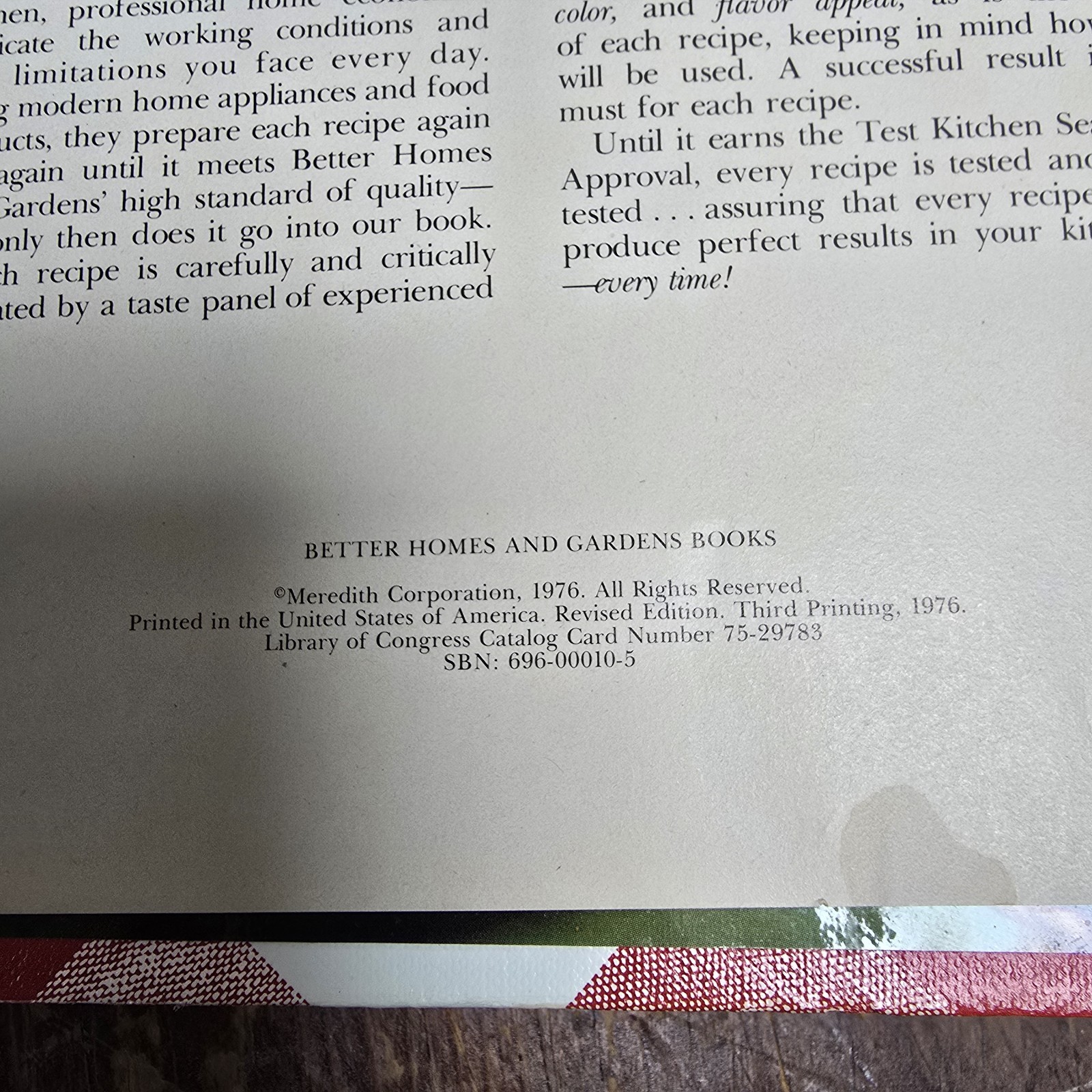 Vintage 1976 Better Homes and Gardens New Cookbook 5 Ring Binder (435 pages)
