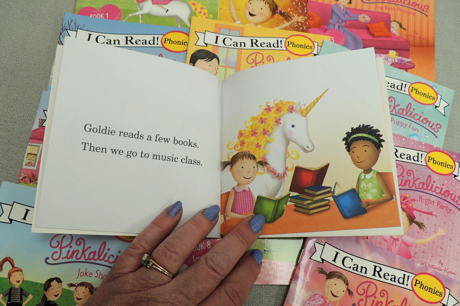 Pinkalicious Phonics Box Set (I Can Read Phonics) – 12 Paperbacks NEW BOX SET