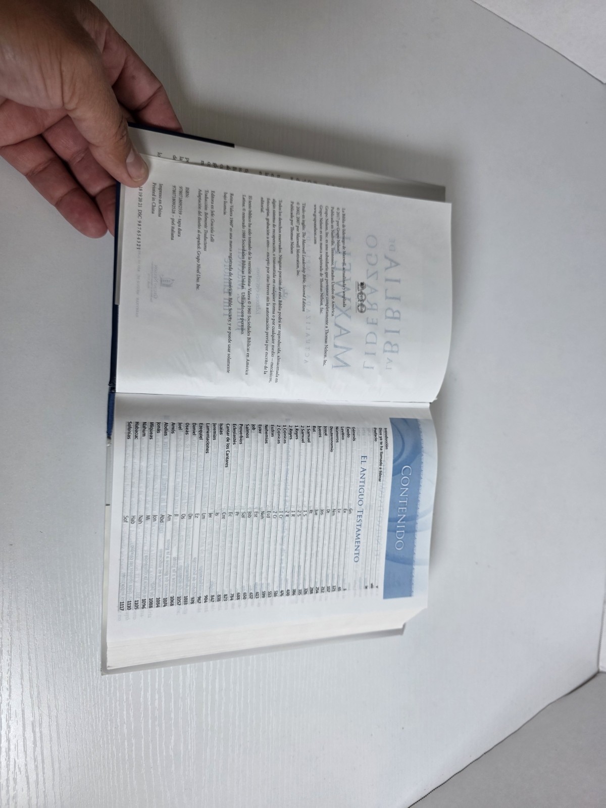La Biblia de Liderazgo de Maxwell Rvr60- Tamano Manual by John C Maxwell: New