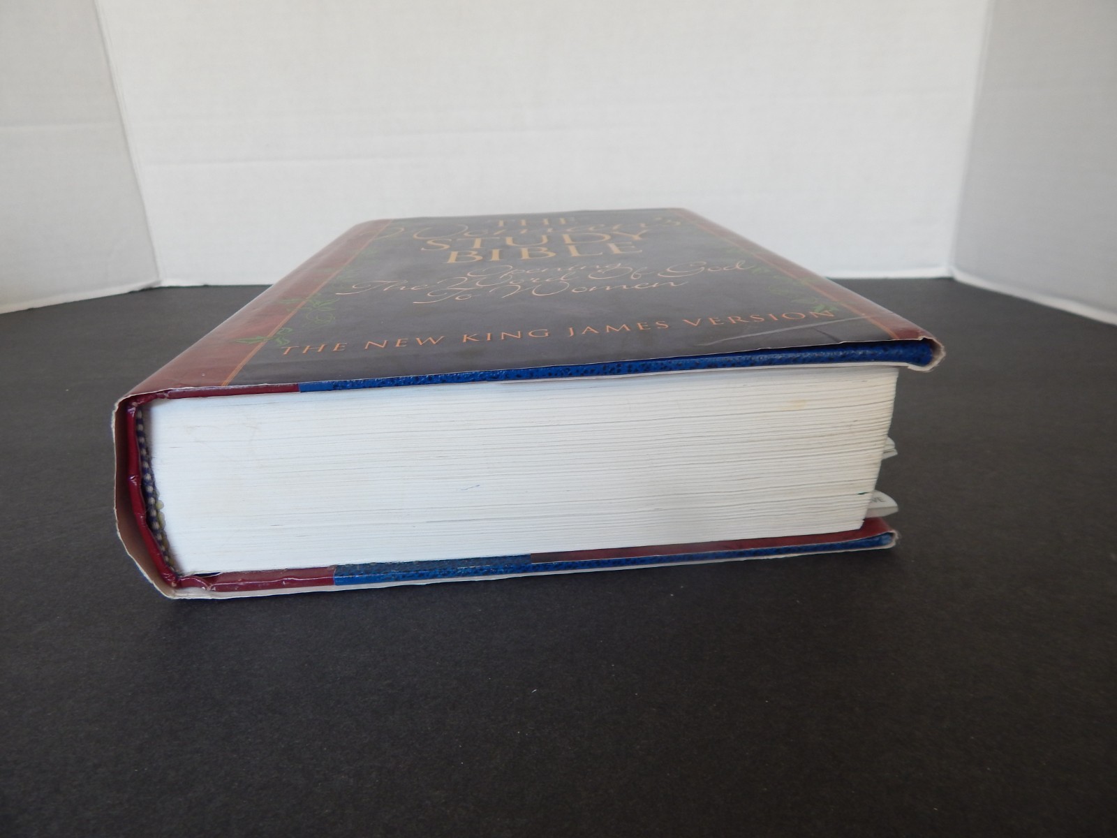 Woman’s Study Bible NKJV by Thomas Nelson Pub. (HBDJ 1995)