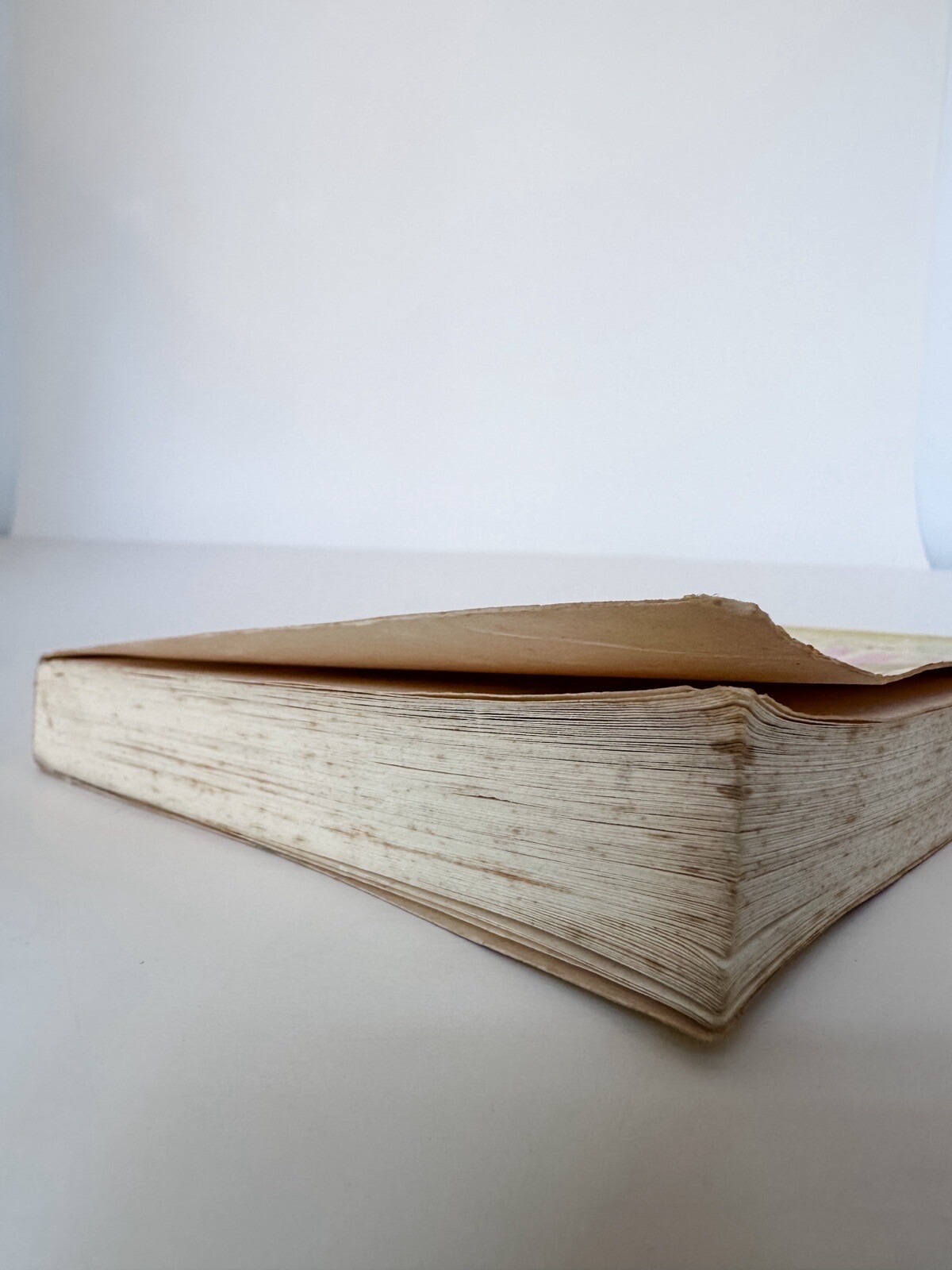 By Hand; a Guide to Schools and Careers in Crafts Tom, Coyne, Joh