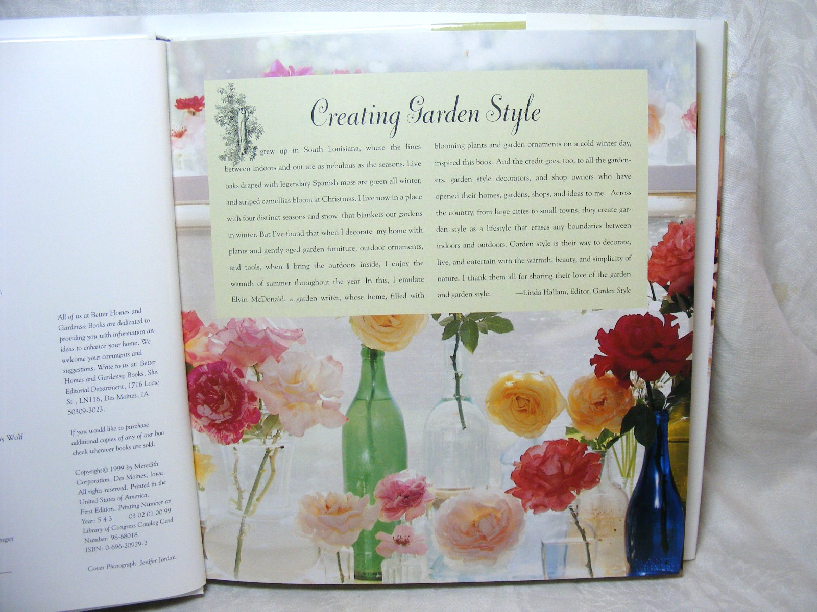 Vintage Book Garden Style Better Homes & Gardens Copyright 1999 Meredith Corp.