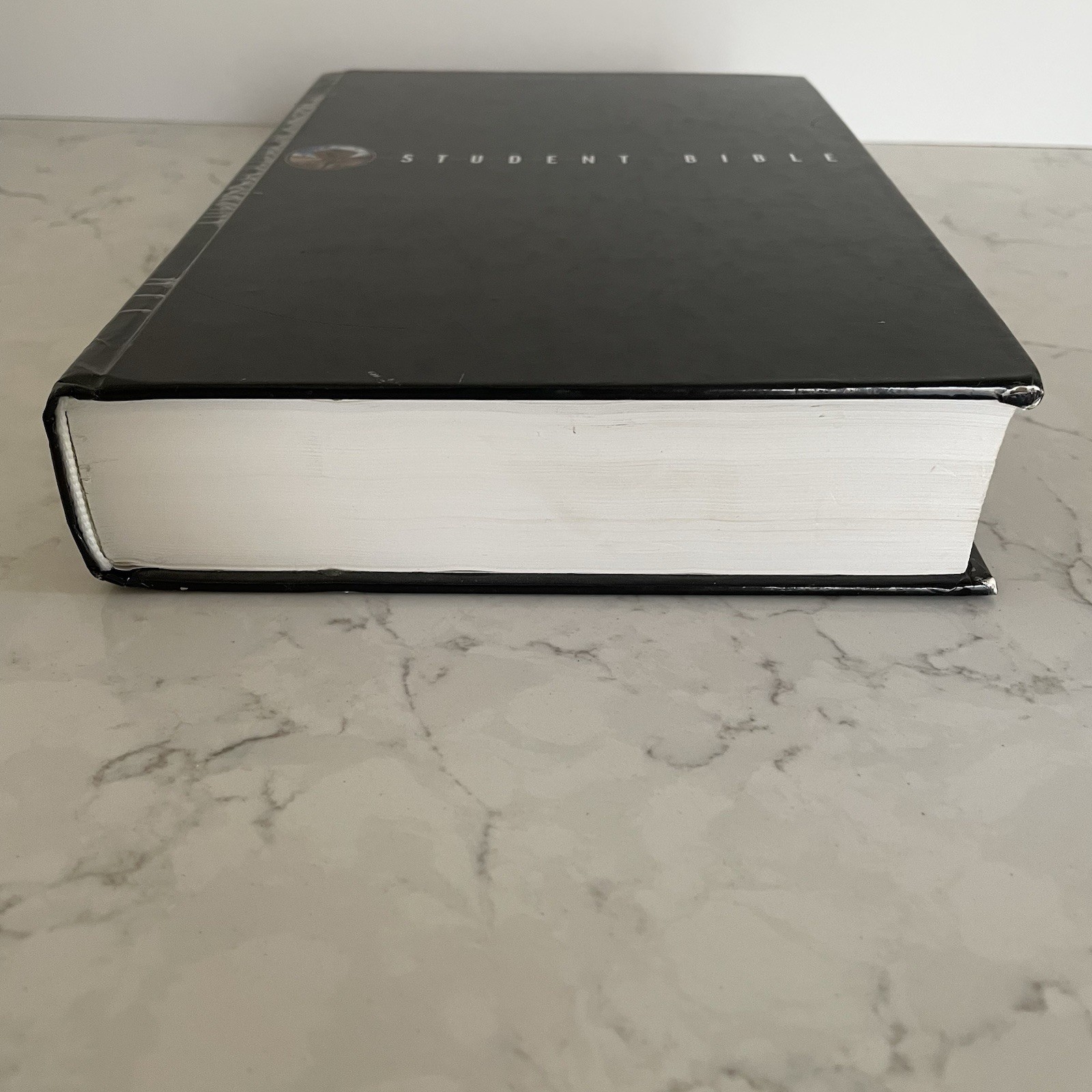 Student Bible NIV Zondervan Black Hardcover 2002 No Writing or Underlining VG